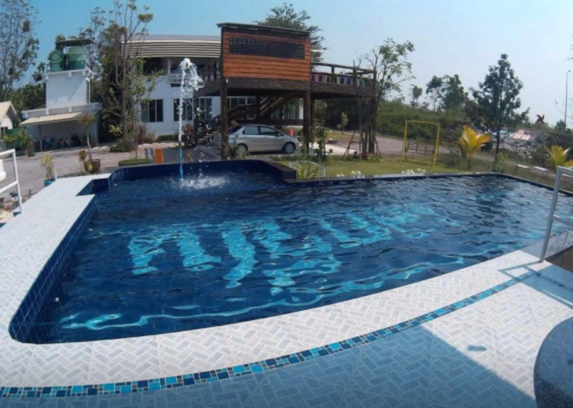 Lake Scene Resort Ratchaburi Exteriör bild